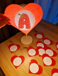 Magiczne Serduszka z Literkami - Zabawa z latarką (PDF)